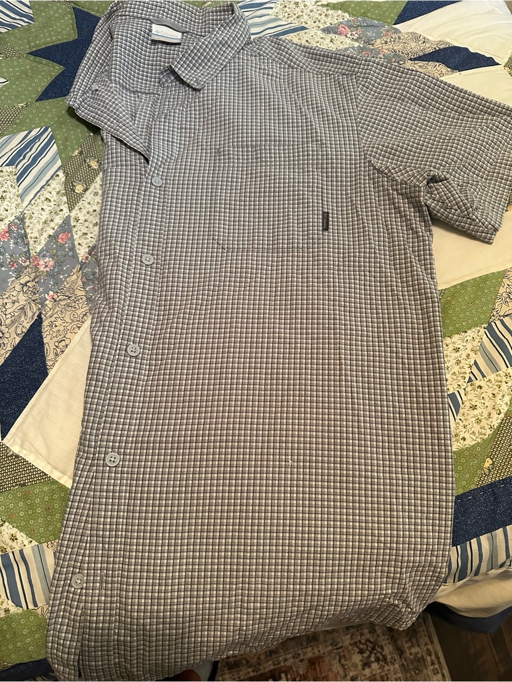 Columbia Men's Short Sleeve Button-Down in Gray Check